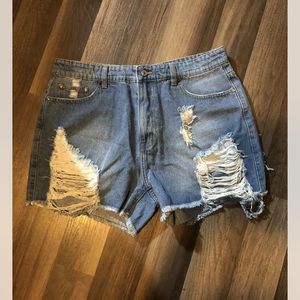 Womens Boutique Distressed Ripped Jean Shorts Sz L New